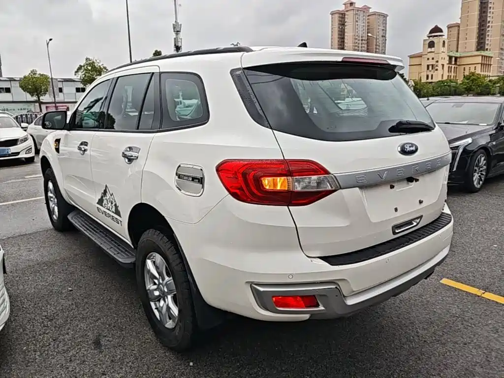 2018 Ford Everest