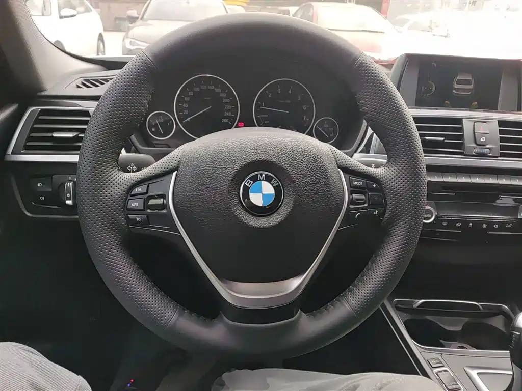 BMW 3 Series 2017 320Li Fashion фото 3
