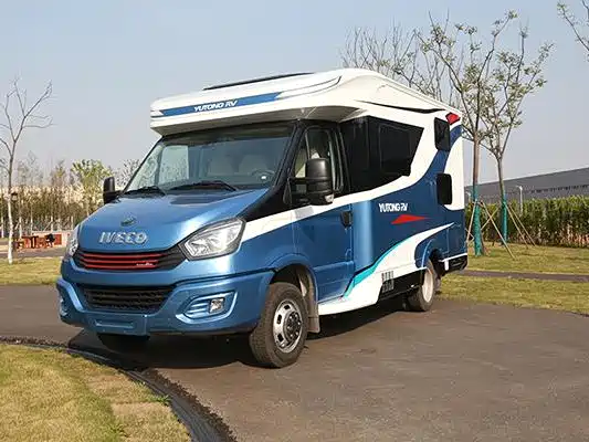 Iveco Daily 3.0T 自动C型房车专业底盘长轴高顶