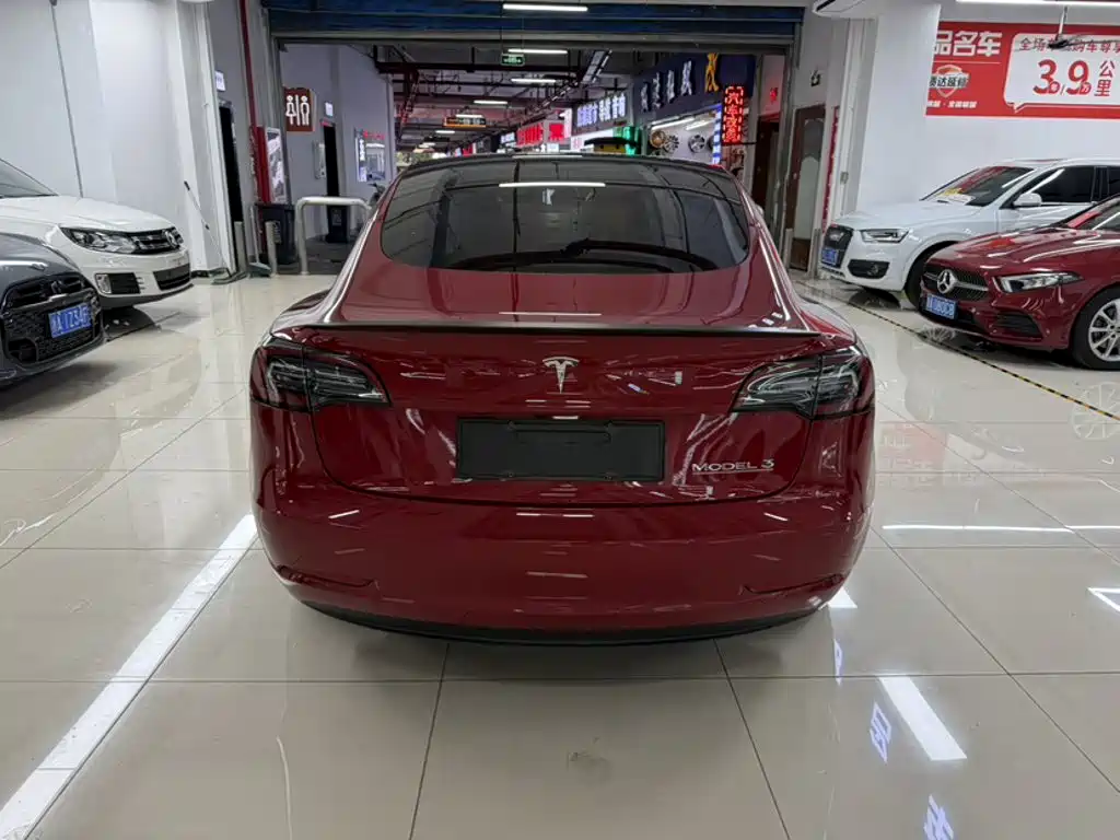 Photo 9 - Tesla Model 3