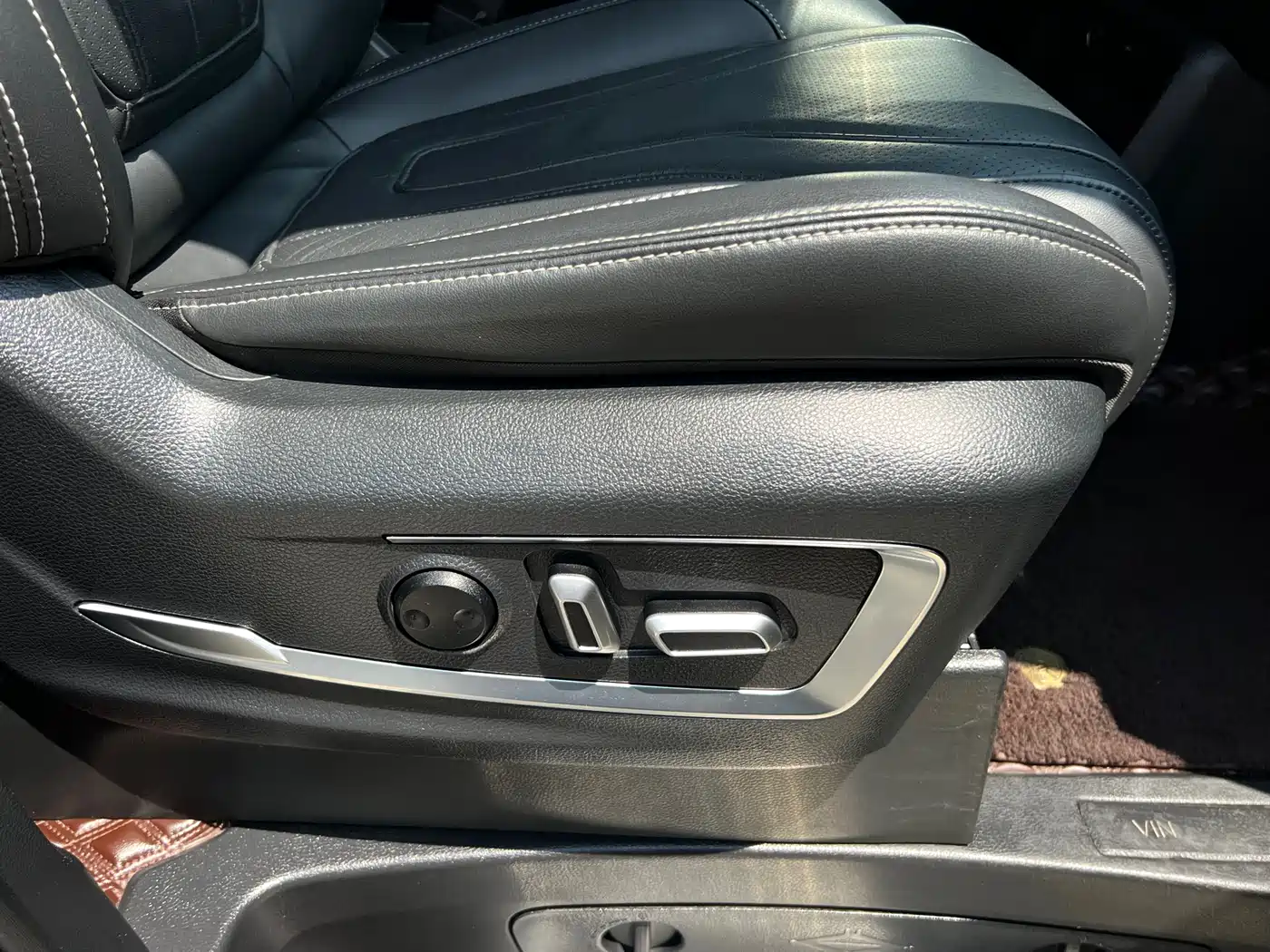 SAIC Maxus Maxus G20 2020 2.0T Gasoline Automatic Luxury Executive фото 20