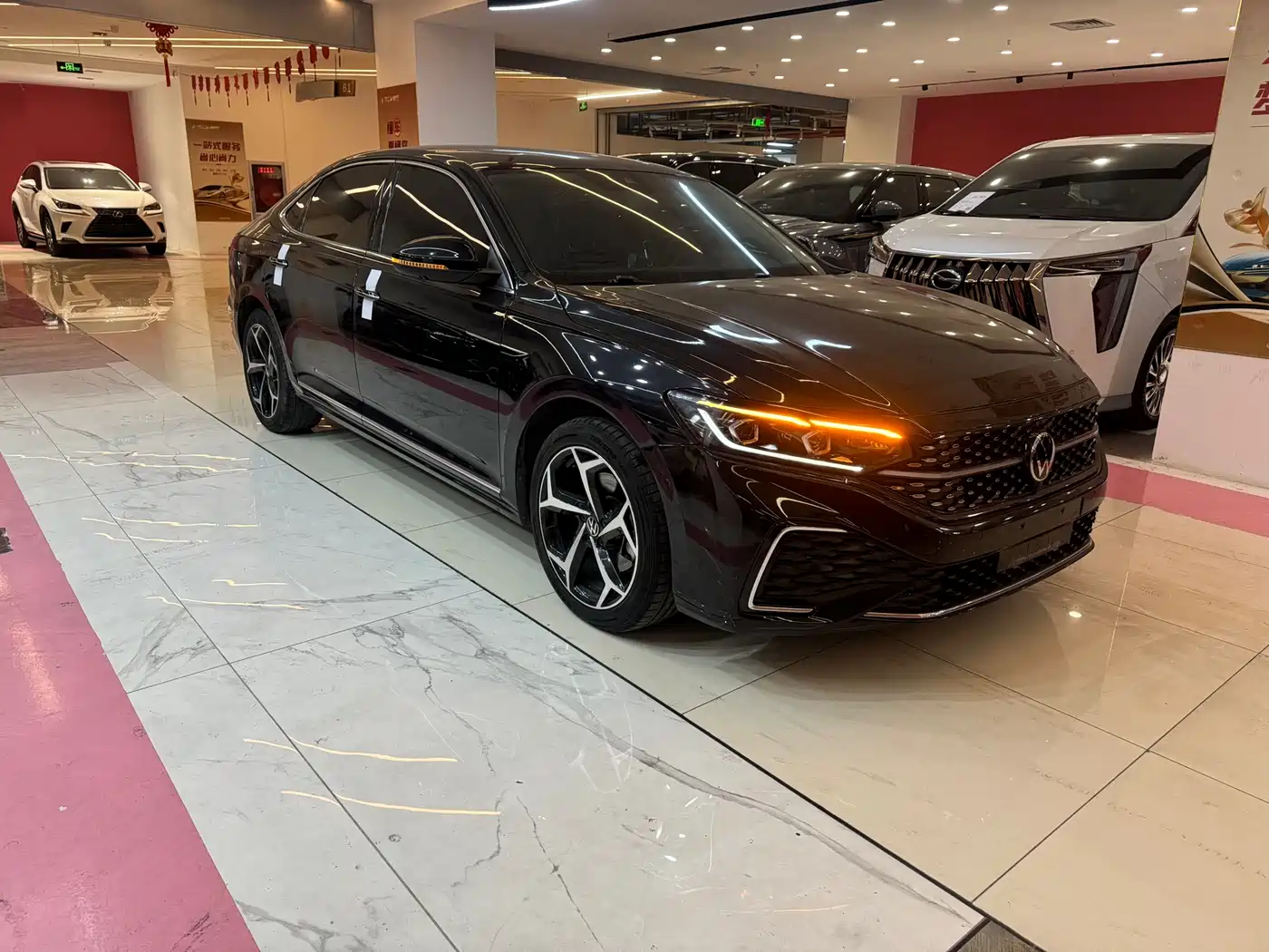 Volkswagen Passat 2024 380TSI Starlight Luxury Edition фото 3