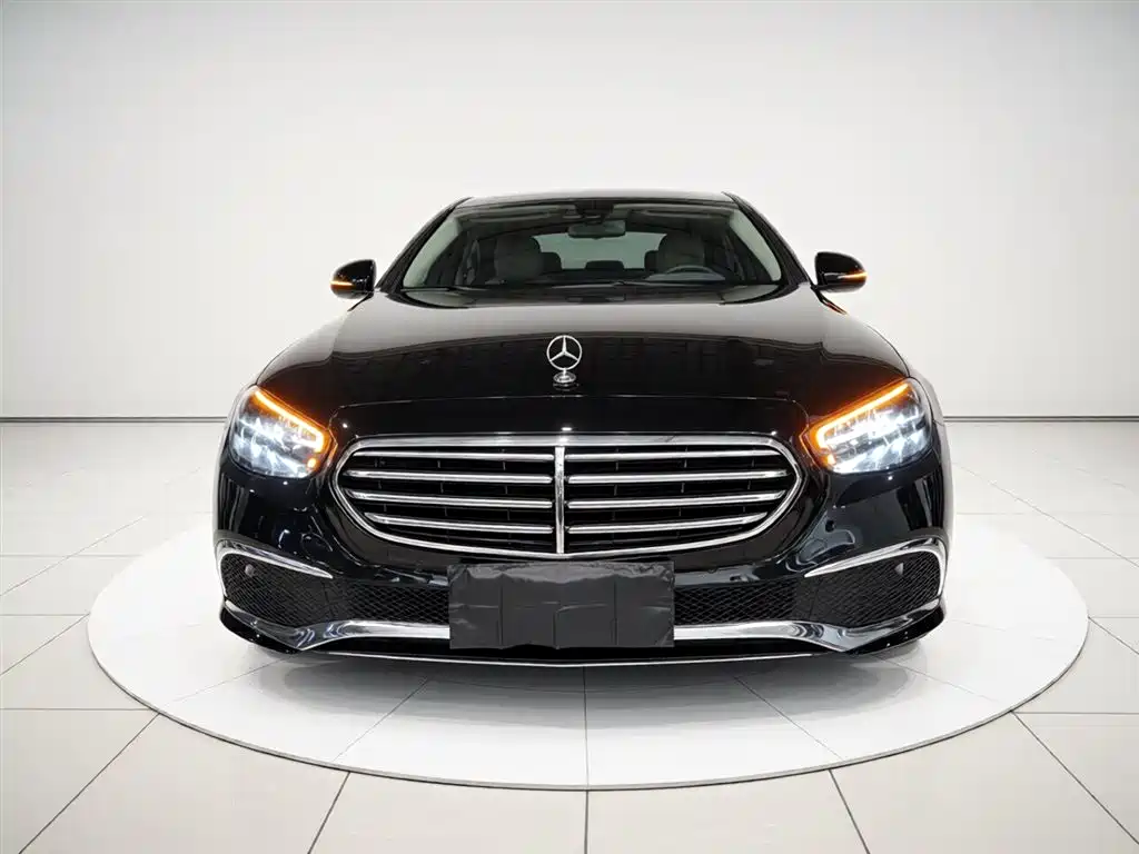 Mercedes-Benz E-Class 2022 E 300 L Fashion фото 19
