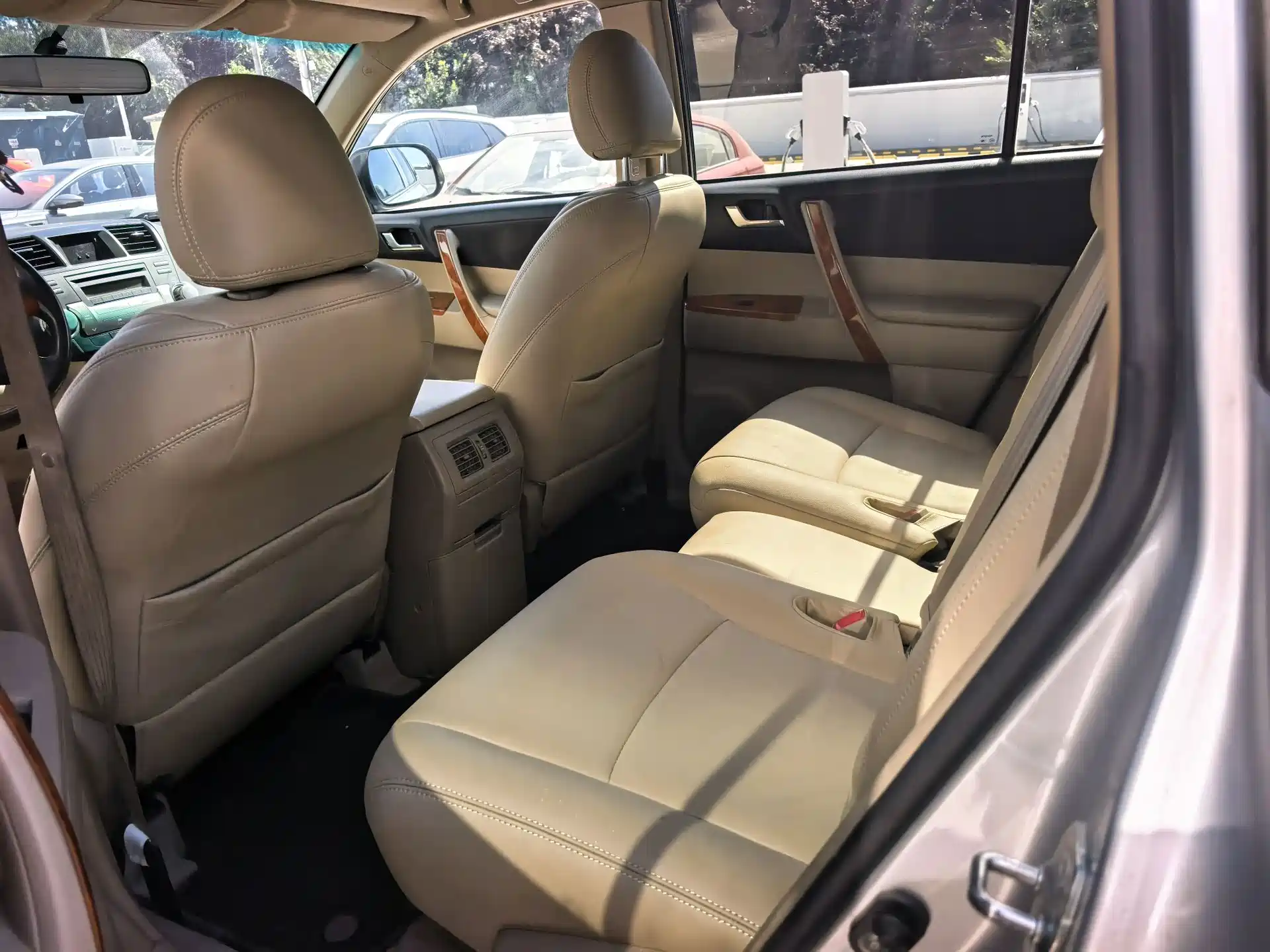 Фото 26 - Toyota Highlander