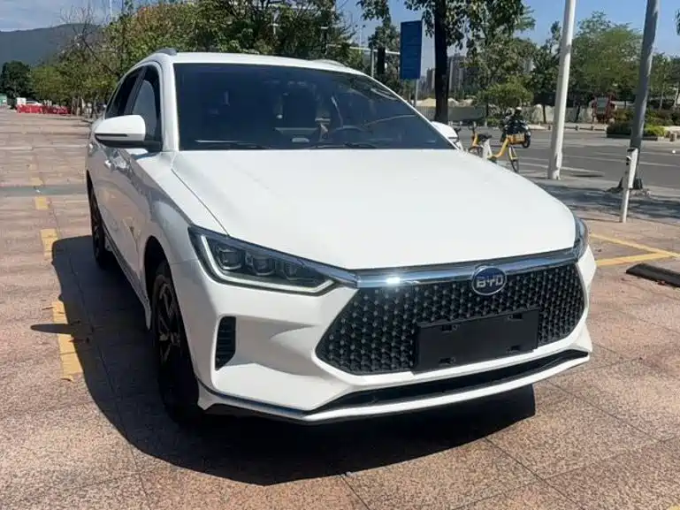 Фото 3 - BYD e2