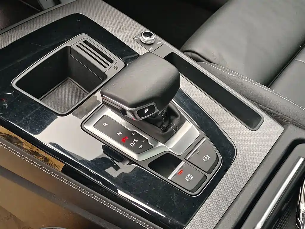 Audi Q5L 2022 Facelift 40T Luxury Dynamic фото 19