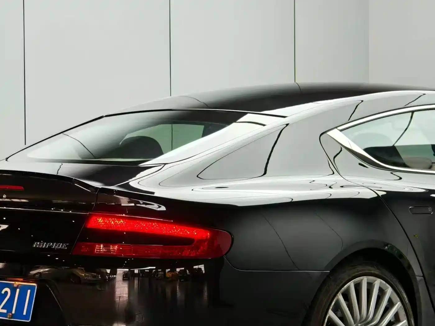 Aston Martin Rapide 2017 2016 6.0L Rapide CE