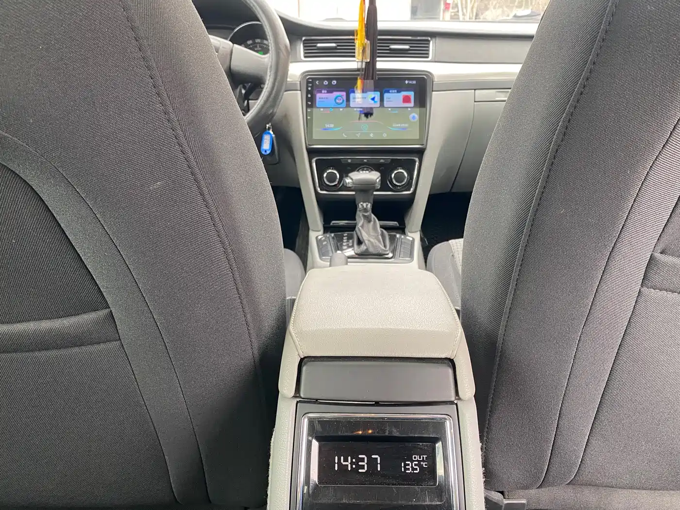Škoda Superb 2010 1.4TSI DSG Grace Edition фото 11
