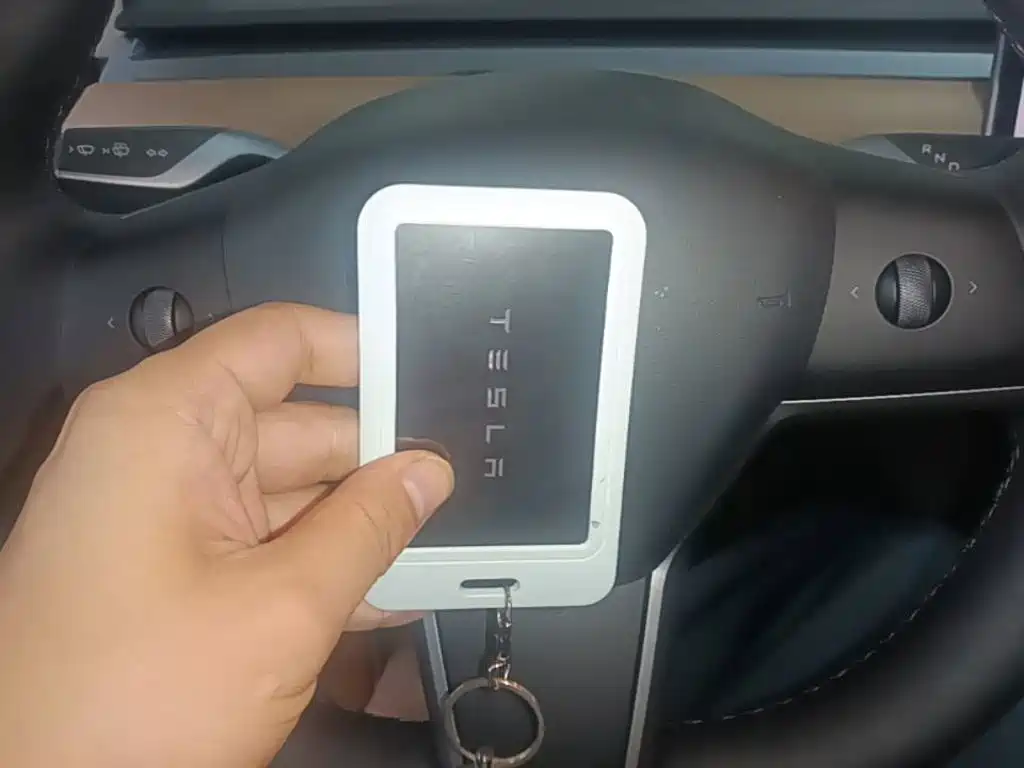 Photo 19 - Tesla Model 3