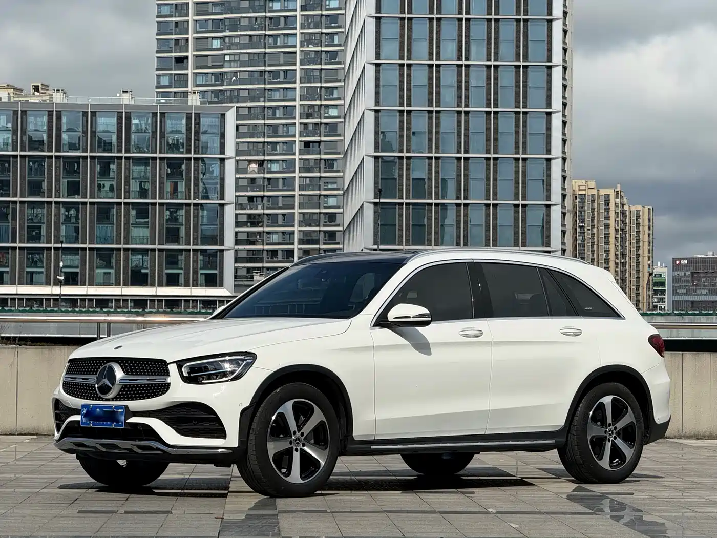 MERCEDES-BENZ GLC