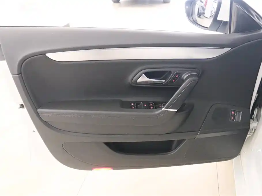 Volkswagen FAW-Volkswagen CC 2018 1.8TSI Luxury фото 12
