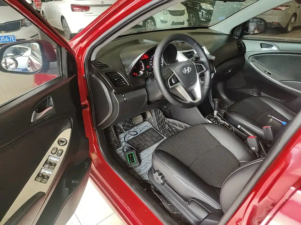 Hyundai Reina 2015 2014 Model 1.6L Automatic TOP
