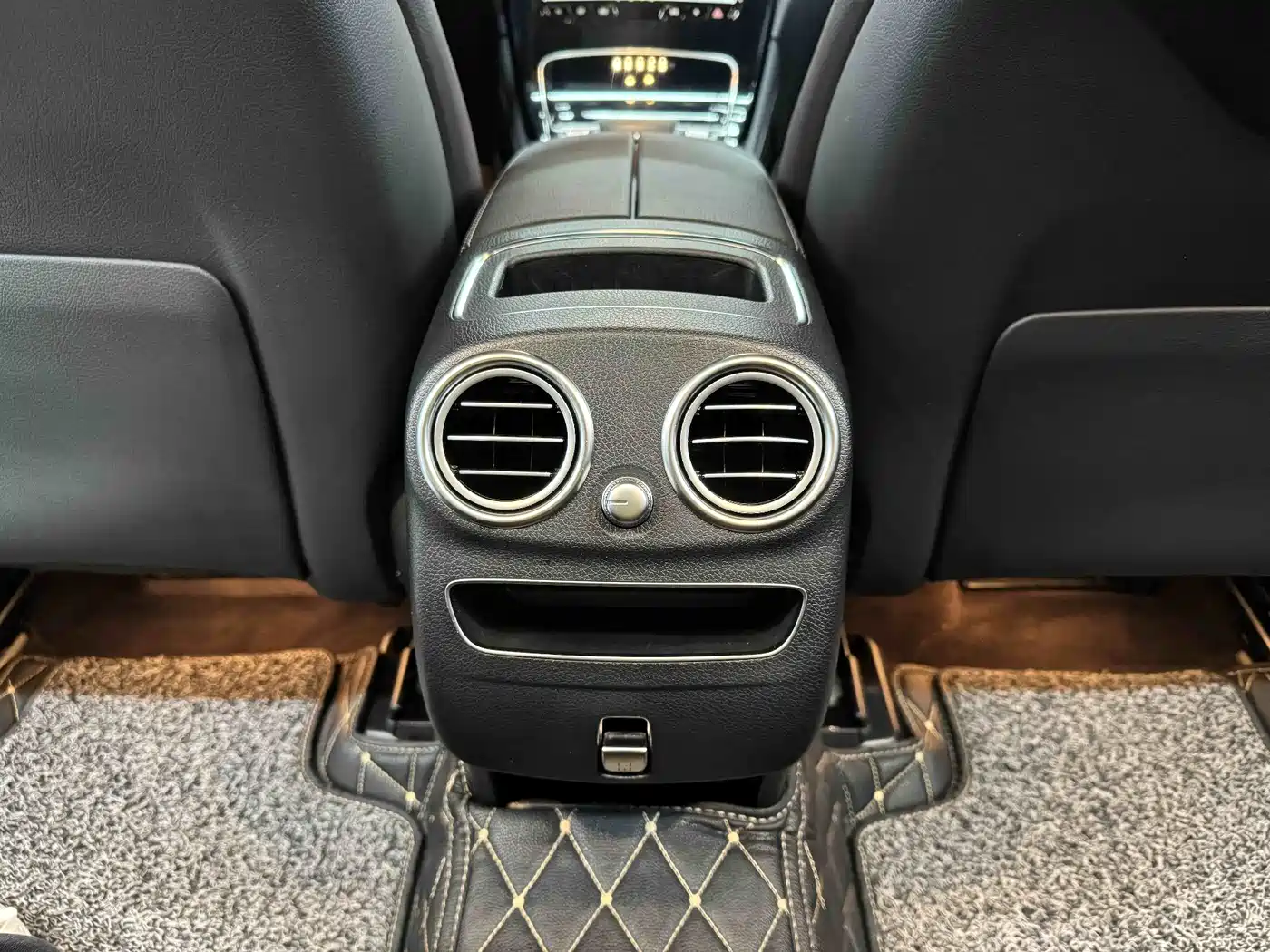 Mercedes-Benz GLC 2021 GLC 260 L 4MATIC Sporty фото 20
