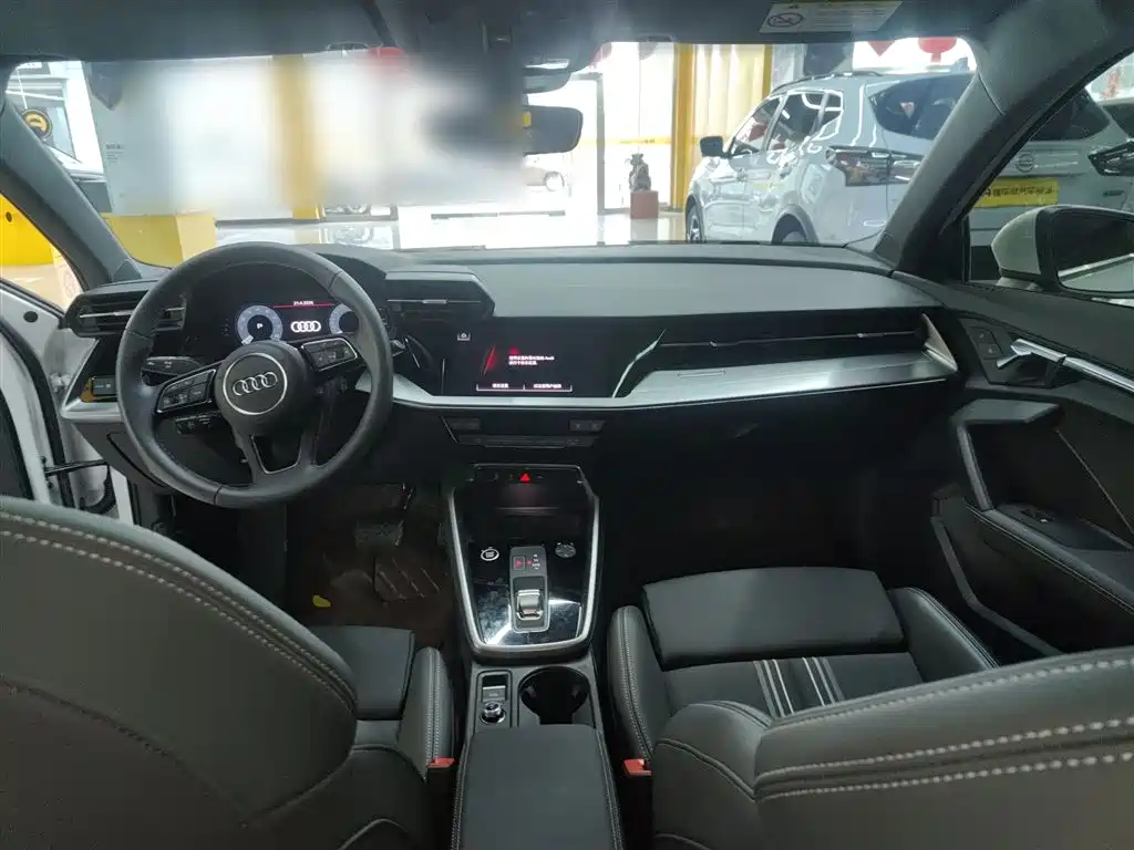 Audi A3 2024 Model A3L Limousine 35 TFSI Fashion Sport фото 10