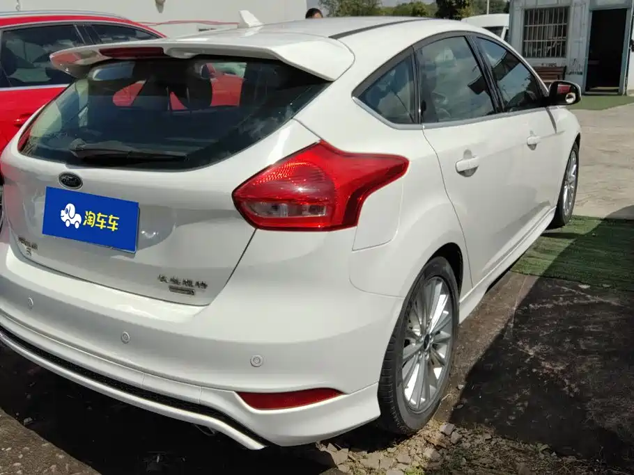 Фото 3 - Ford Focus