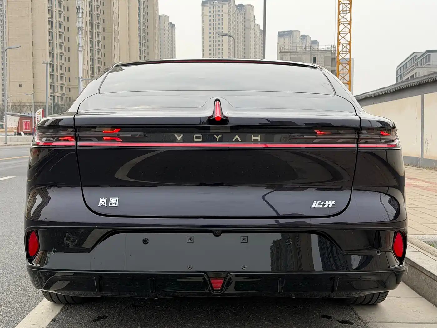 Voyah Auto VOYAH Zhuiguang 2024 PHEV AWD Ultra Long Range Flagship фото 5