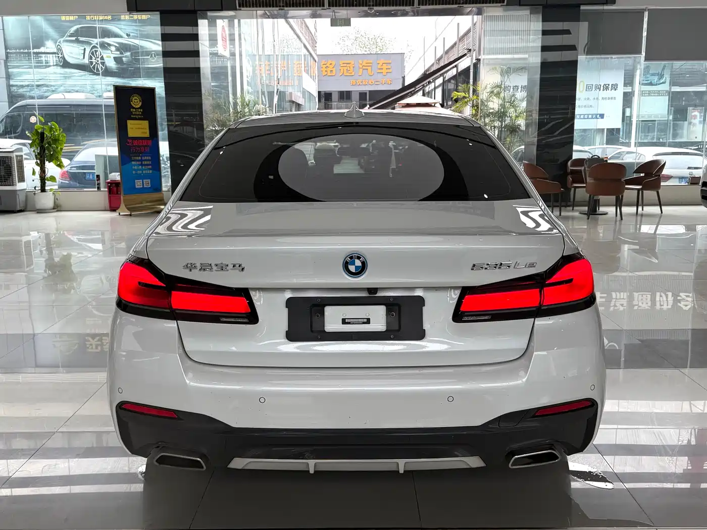 BMW 5 Series New Energy 2022 535Le M Sport Package фото 17
