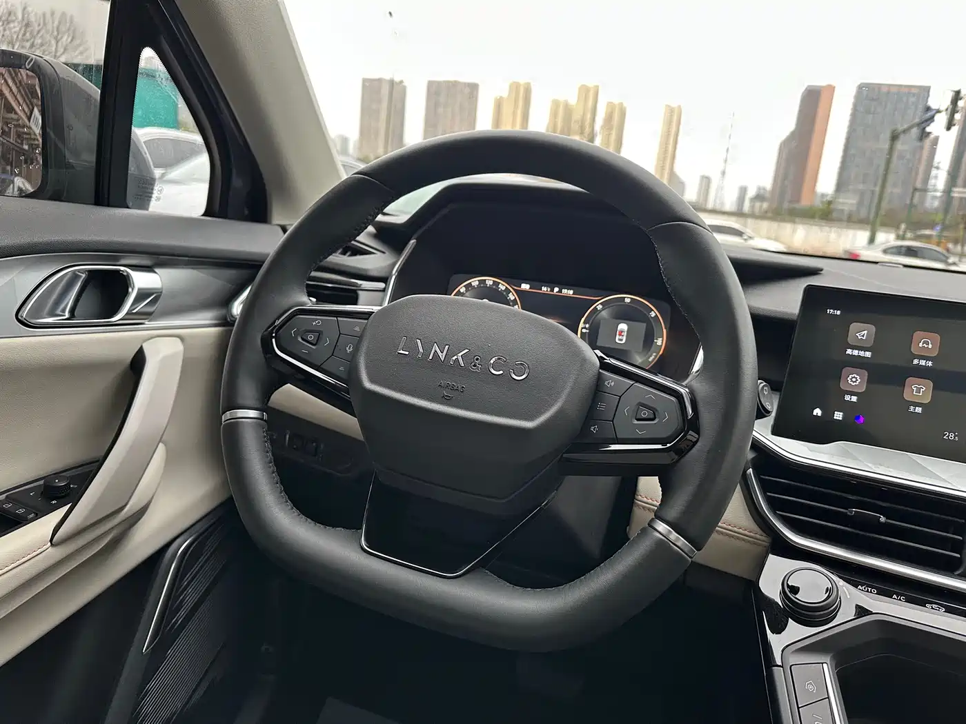Lynk & Co 06 EM-P 2022 PHEV 84KM Range Pro фото 23