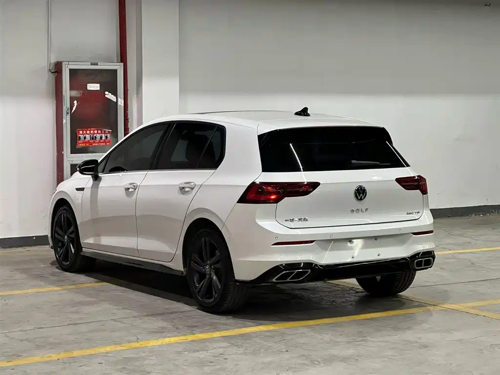Volkswagen Golf 2023 280TSI DSG R-Line Lite фото 4