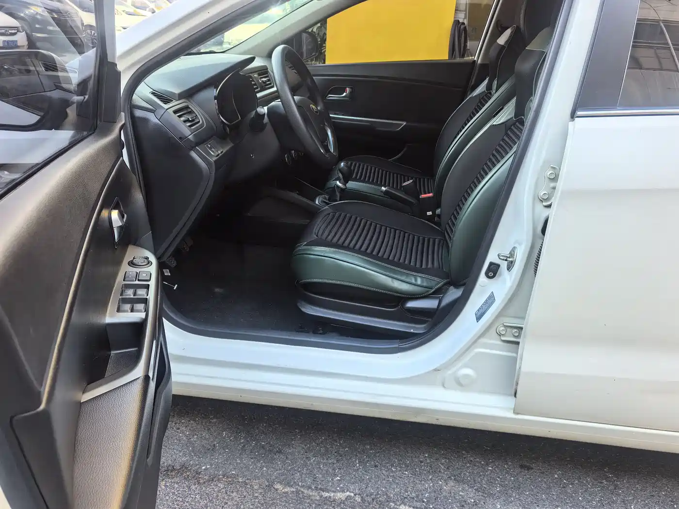Kia K2 2015 Sedan 1.4L MT GLS фото 11