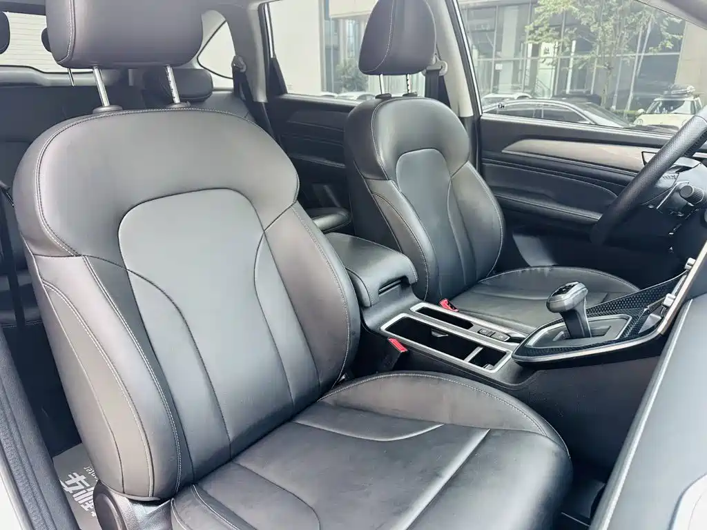 Фото 8 - Haval M6
