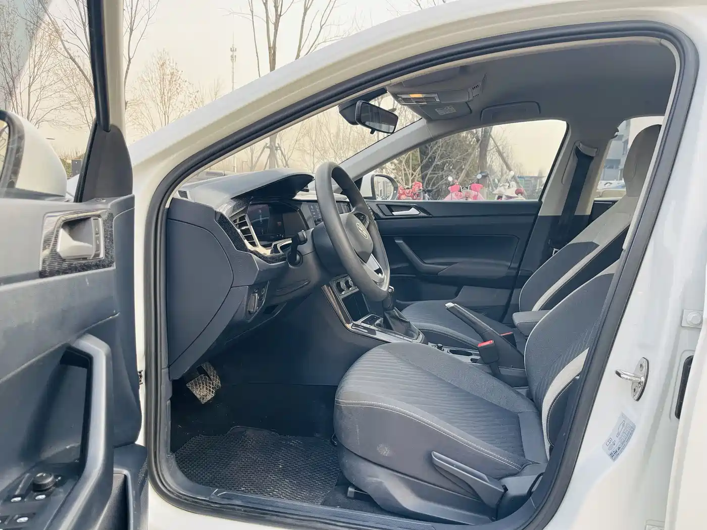 Volkswagen Lavida 2023 Xinrui 1.5L Auto Xinyi Edition фото 3