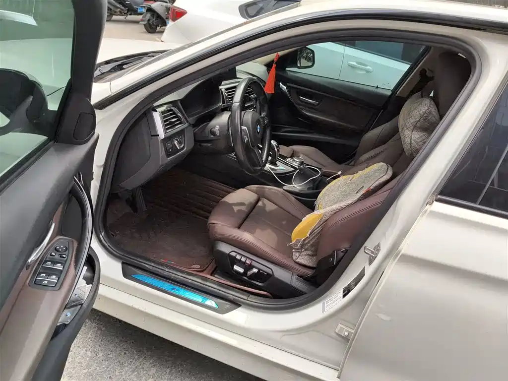 BMW 3 Series 2017 320Li M Sport фото 14