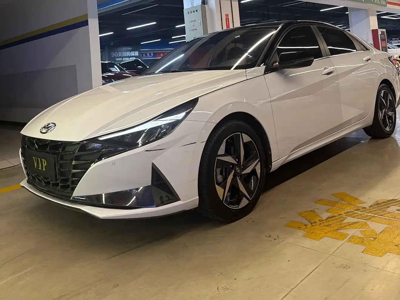 Hyundai Elantra 2021 1.5L CVT LUX Premium Edition