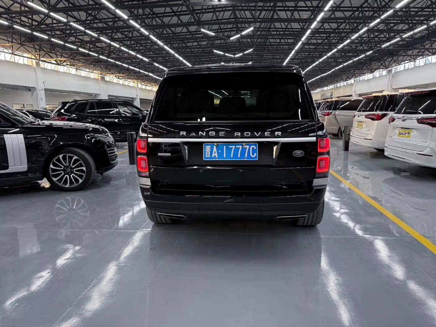Land Rover Range Rover 2015 3.0 SC V6 Obsidian Limited Edition фото 8