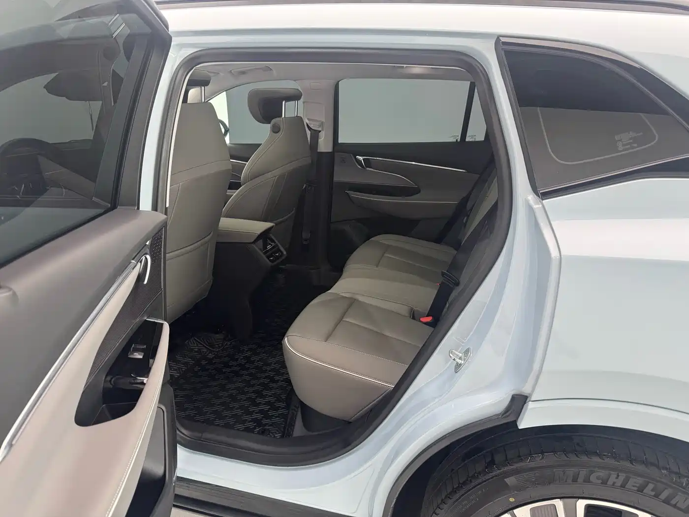 Buick E5 2023 2023 Premium Standard Range Edition