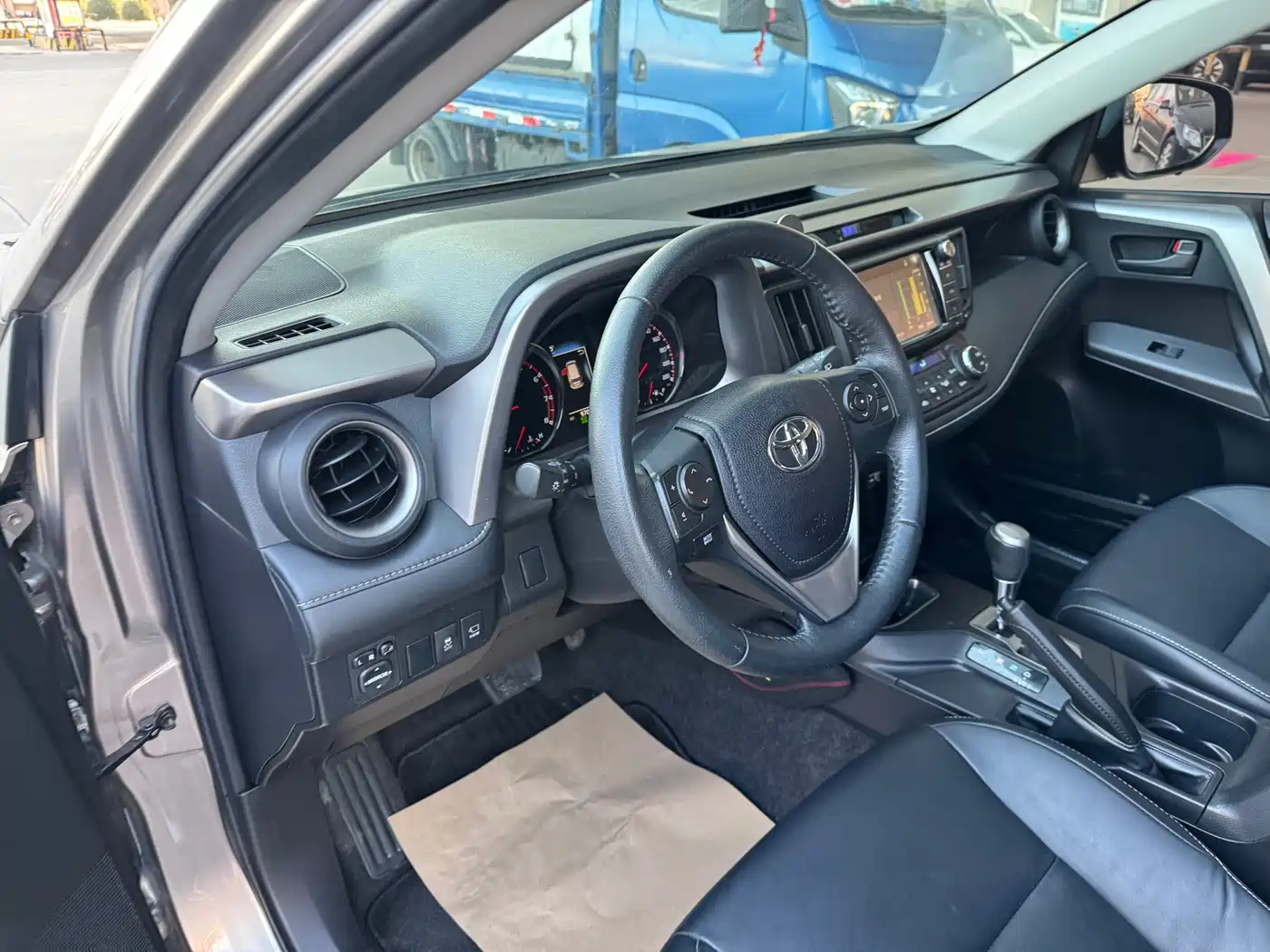 Toyota RAV4 Rongfang 2016 2.5L Automatic 4WD Elite фото 5