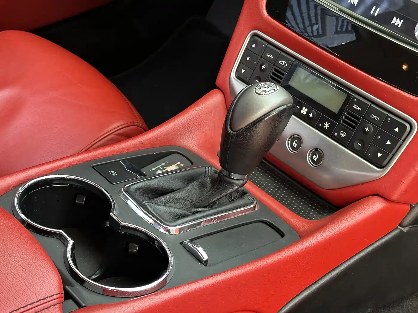 Maserati GranTurismo 2016 2007 4.2L Standard