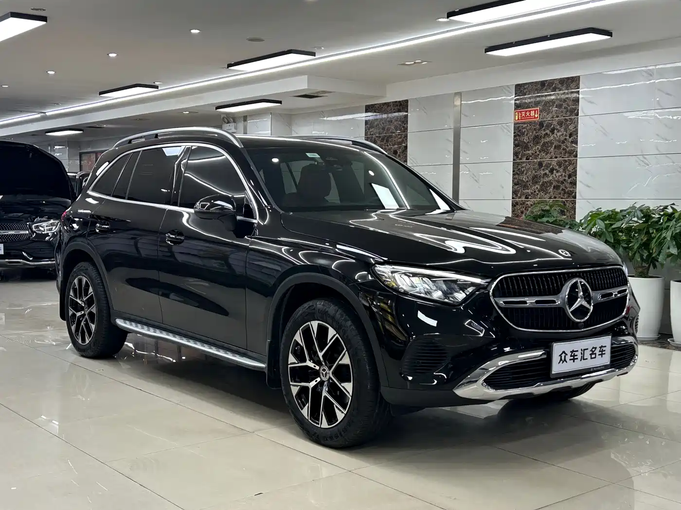 Mercedes-Benz GLC 2024 GLC 260 L 4MATIC Dynamic 5-seater фото 3