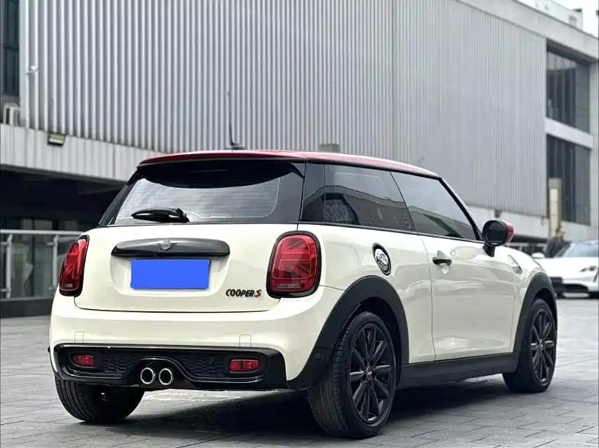 MINI 2021 2.0T COOPER S Classic фото 8