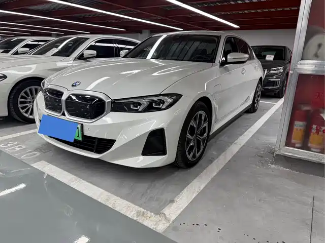 BMW i3 2024