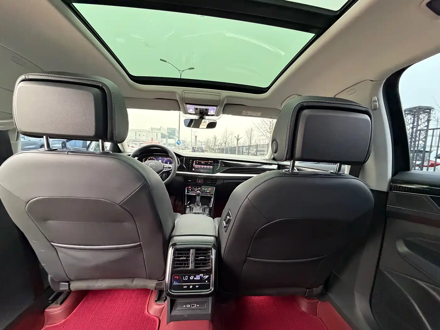 Volkswagen Passat 2024 330TSI Elite Edition фото 25