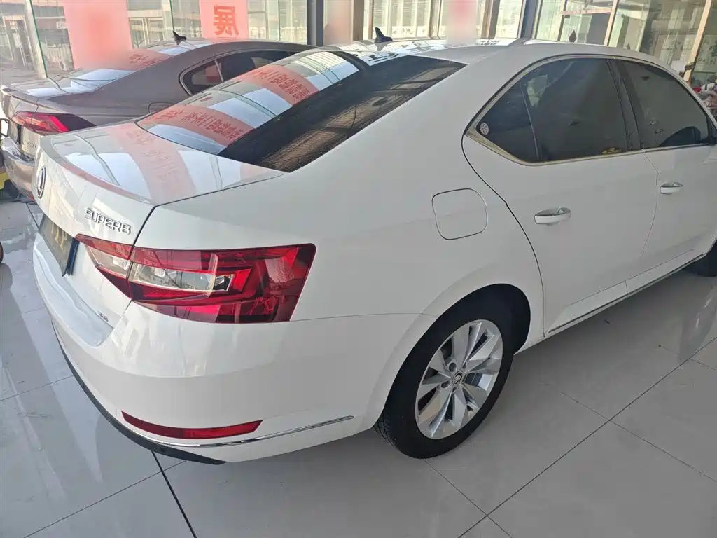 Škoda Superb 2018 TSI330 DSG Comfort Edition China V фото 5