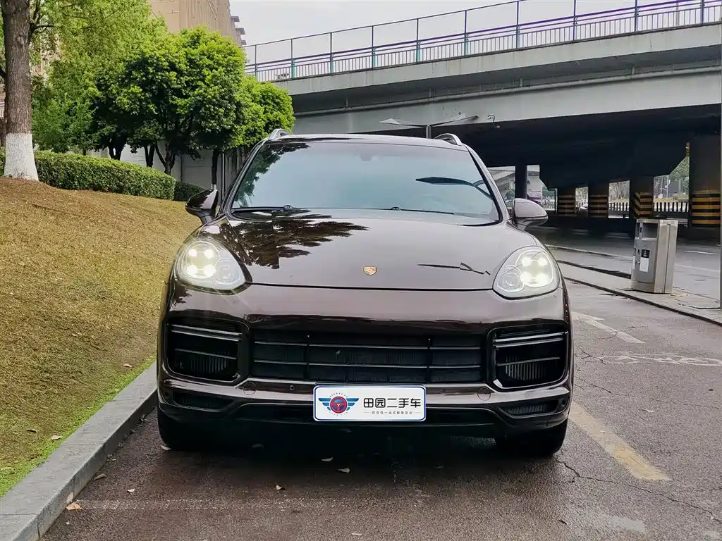 Porsche Cayenne фото 2