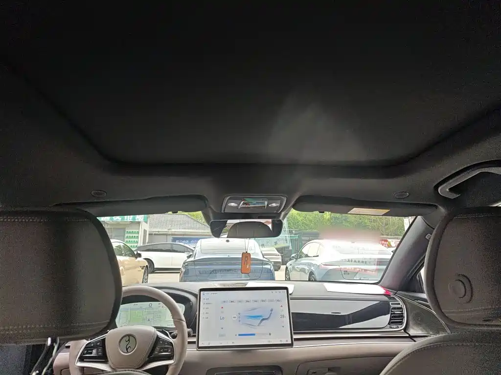 BYD Han 2025 EV Smart Driving Edition 701KM LiDAR Flagship фото 18