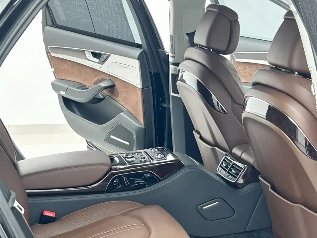 Audi A8 2013 A8L 45 TFSI quattro Luxury фото 19