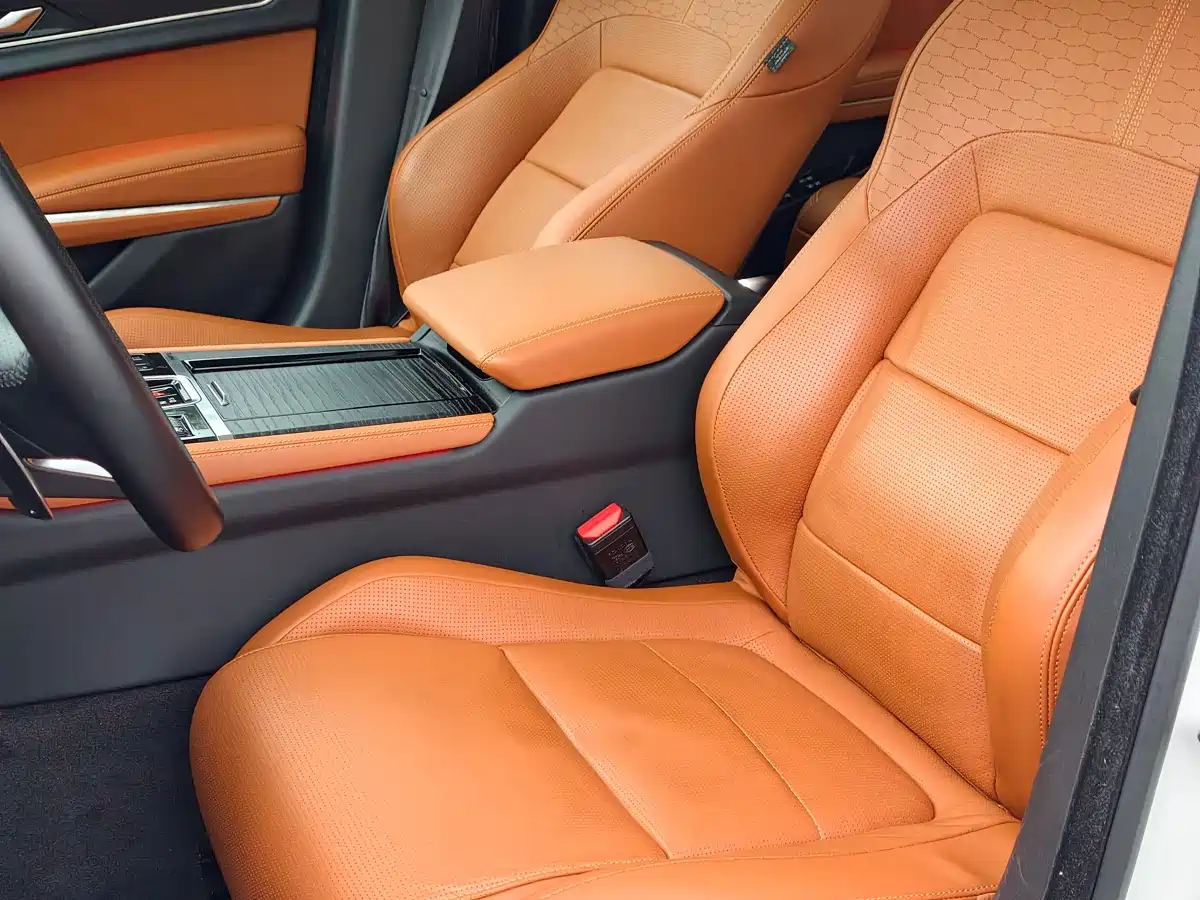 Jaguar XFL 2024 2.0T P300 AWD Flagship Sport Gilded Edition фото 10