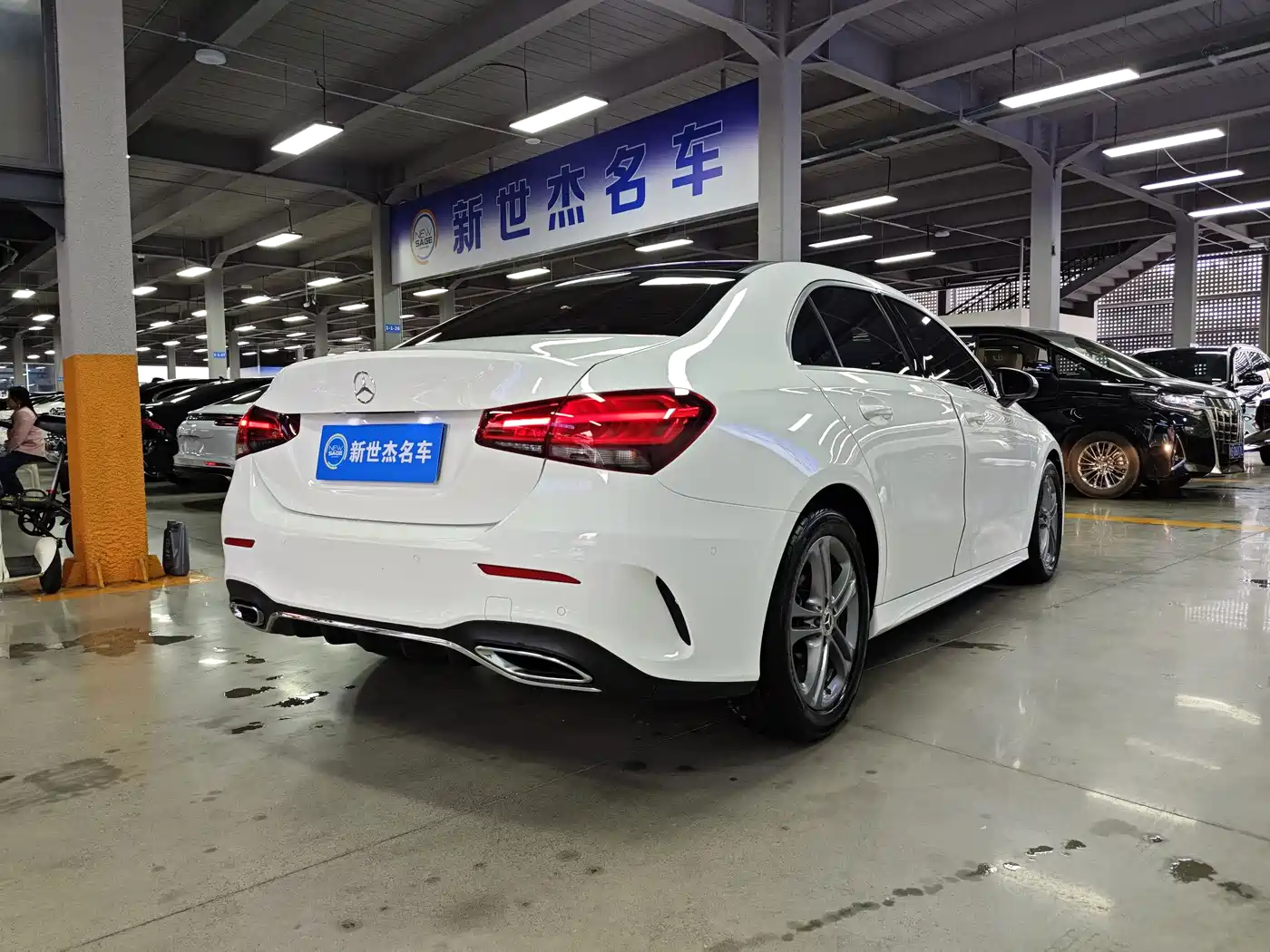 Mercedes-Benz A-Class 2021 A 180 L Sports Sedan фото 14