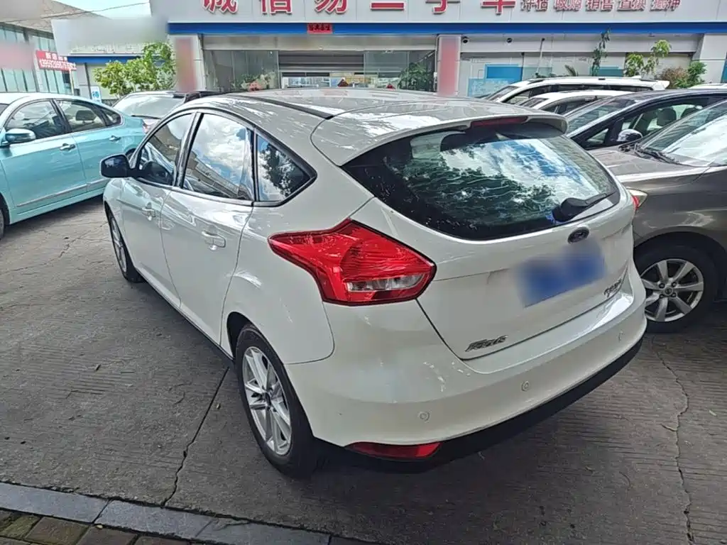 Фото 5 - Ford Focus