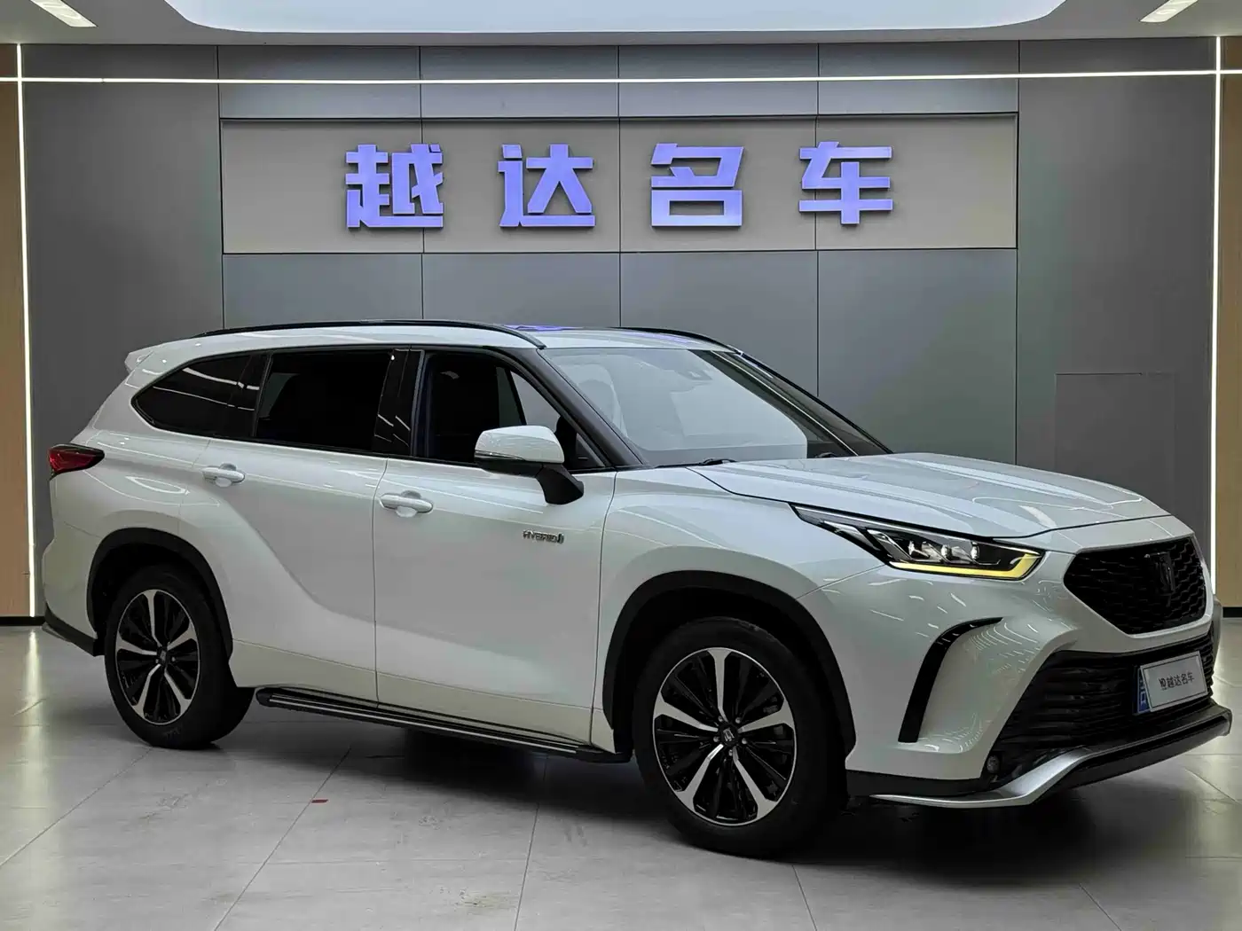Toyota Crown Kluger 2021 2.5L HEV 4WD Premium фото 3