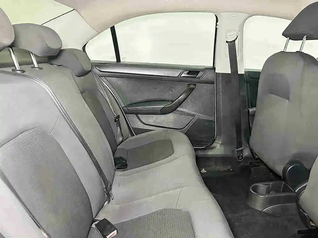 Volkswagen Santana 2013 1.6L Automatic Trend Edition фото 7