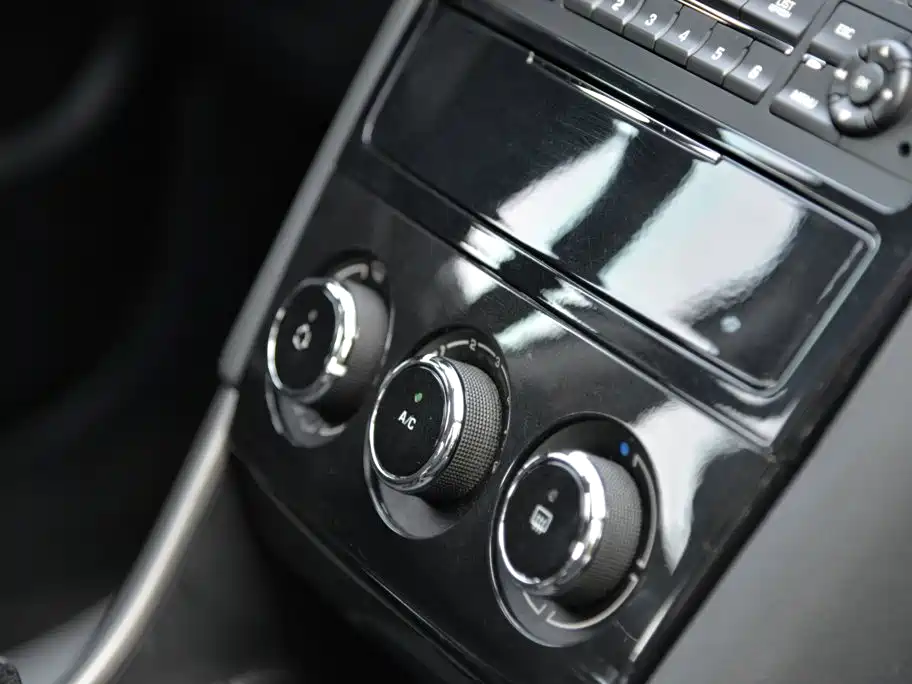 صورة 15 - Peugeot 408