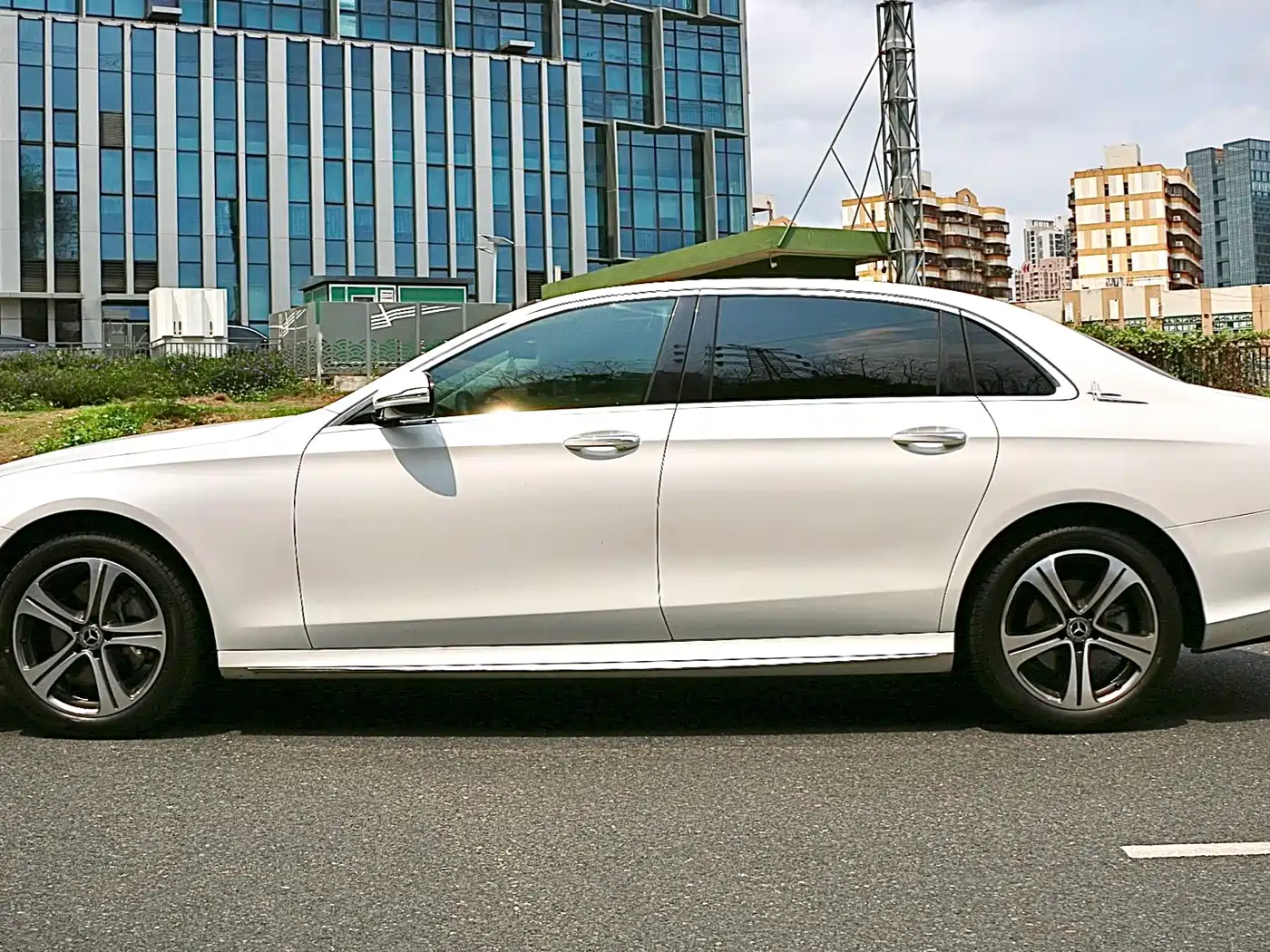 Mercedes-Benz E-Class 2019 E 200 L Sport фото 3