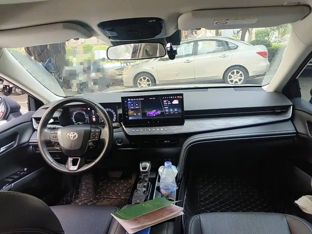 Photo 12 - Toyota Camry