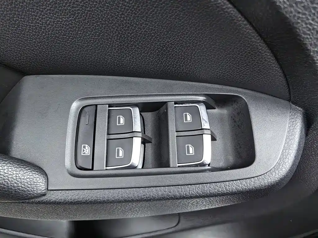 Roewe RX5 2016 2016 30T 2WD Automatic Internet Smart Edition