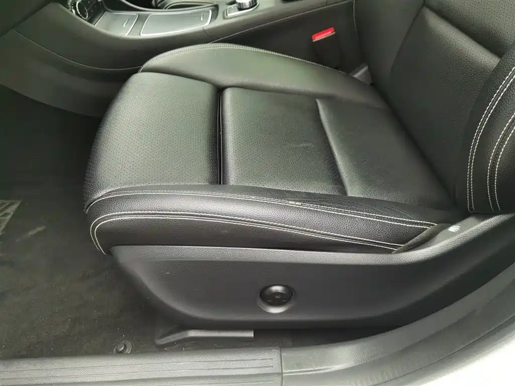 Mercedes-Benz GLA 2017 GLA 200 Dynamic фото 20